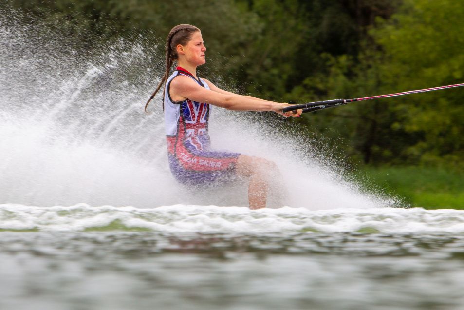 Matilda Mulcahy, Barefoot skier - photo Mark Thomas