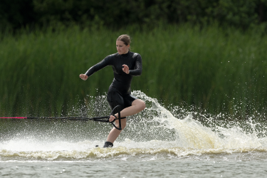 Willow Skipsey trick skiing in 2025. Photo: Chris Yates